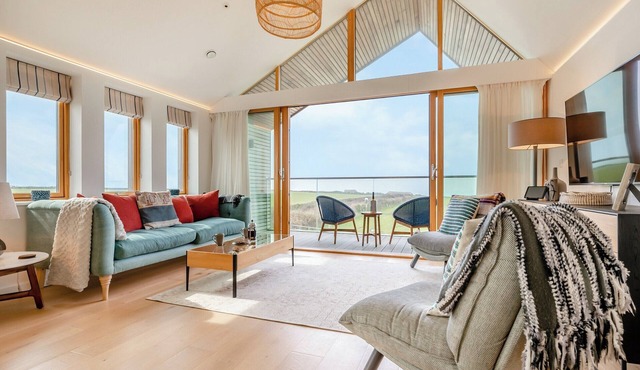 3 bedroom accommodation in Mawgan Porth