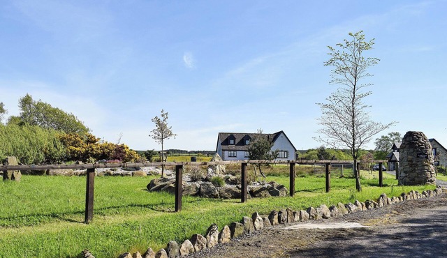 3 bedroom accommodation in Bonnybridge, near Falkirk