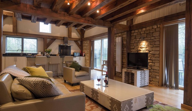 3 bedroom accommodation in Somerford Keynes, near Cirencester