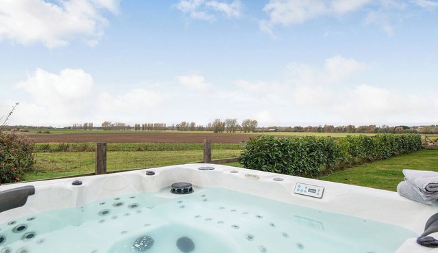 3 bedroom accommodation in Dunston Fen