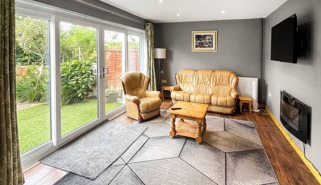 3 bedroom accommodation in Sellindge, near Ashford