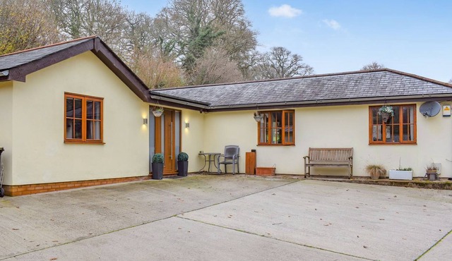 3 bedroom accommodation in Nadderwater