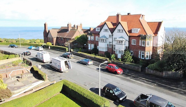 3 bedroom accommodation in Scarborough