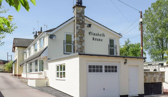 3 bedroom accommodation in Weston Rhyn