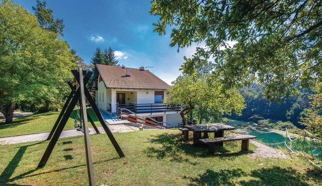 3 bedroom accommodation in Donji Zvecaj