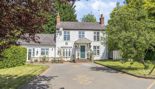 3 bedroom accommodation in Hopwood, Nr Alvechurch