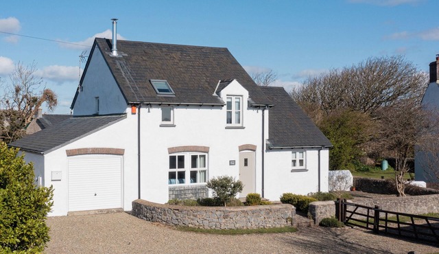 3 bedroom accommodation in Bosherston