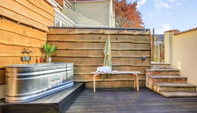 3 bedroom accommodation in Westonzoyland, near Bridgwater