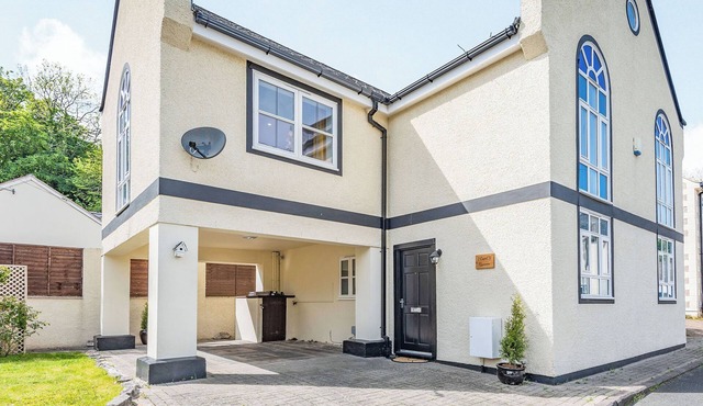 3 bedroom accommodation in Bryn Pydew