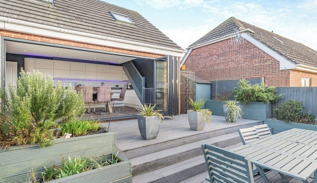 3 bedroom accommodation in Canterbury