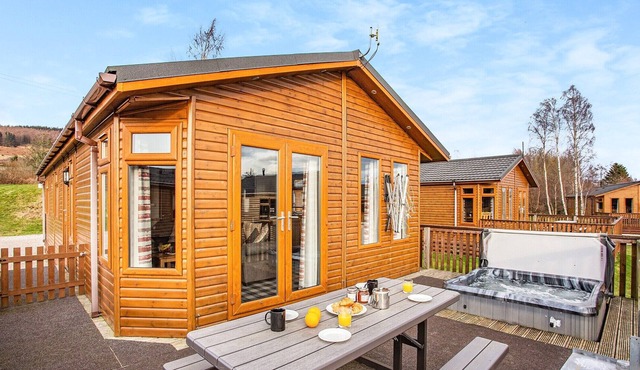 3 bedroom accommodation in Castlewood