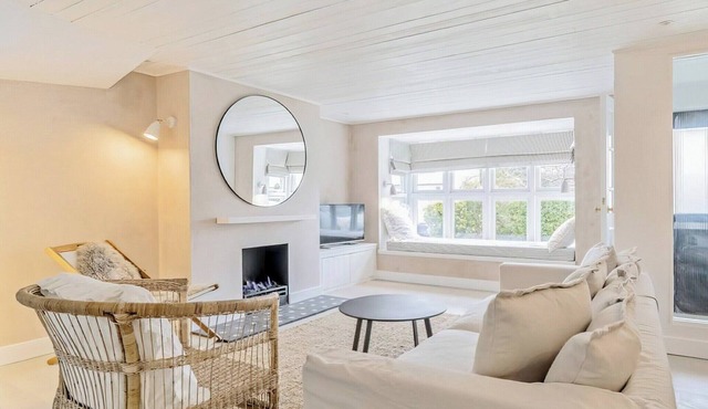 3 bedroom accommodation in West Wittering, near Chichester