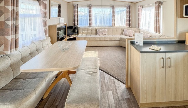 3 bedroom accommodation in Colchester