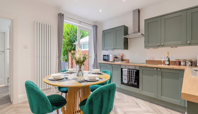 3 bedroom accommodation in Cottingham