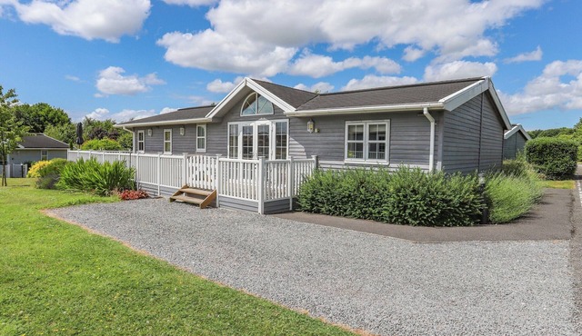 3 bedroom accommodation in Derbyshire