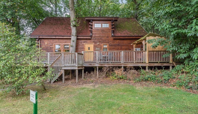 3 bedroom accommodation in Edwinstowe