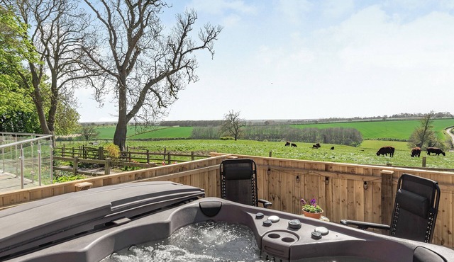 3 bedroom accommodation in Fordington