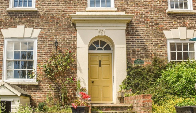 3 bedroom accommodation in Gloucester