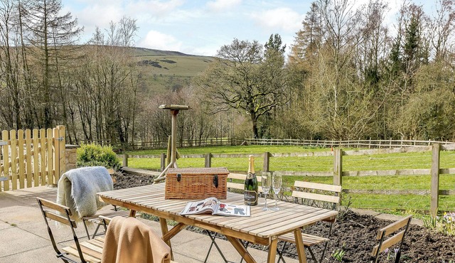3 bedroom accommodation in Hathersage