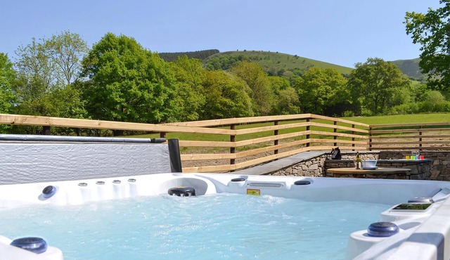 3 bedroom accommodation in Cwm-Cewydd, near Machynlleth