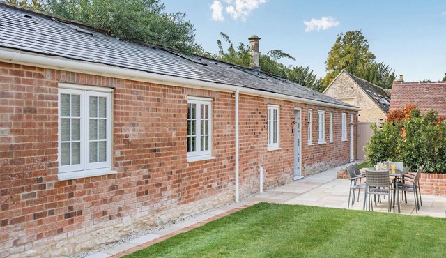 3 bedroom accommodation in Hatherop, near Cirencester