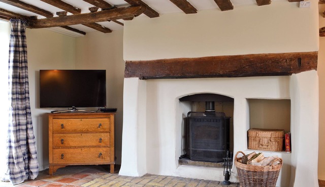 3 bedroom accommodation in South Acre