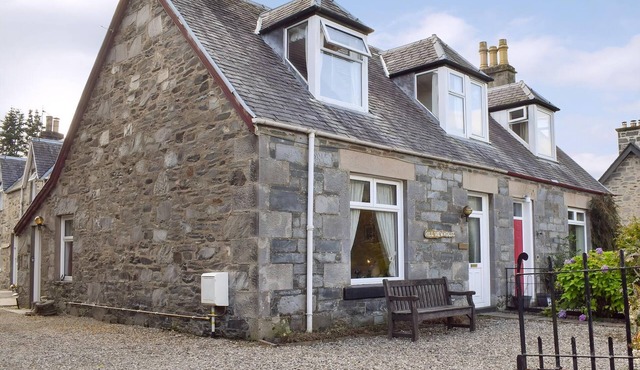 3 bedroom accommodation in Aberfeldy