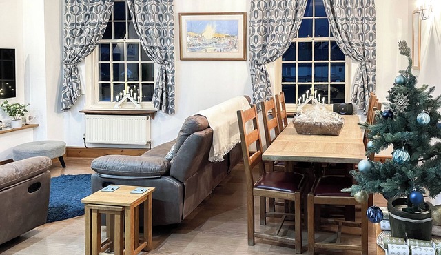 3 bedroom accommodation in Appledore