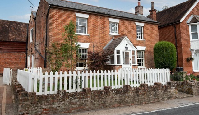 3 bedroom accommodation in Broughton