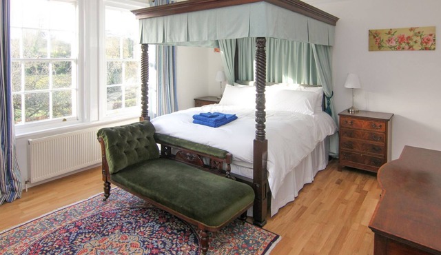 3 bedroom accommodation in Crewkerne