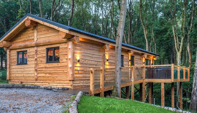 3 bedroom accommodation in Ellesmere