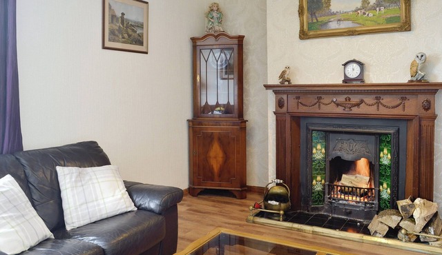 3 bedroom accommodation in Uplawmoor, near Barrhead