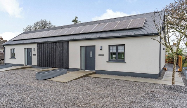 3 bedroom accommodation in Llanboidy