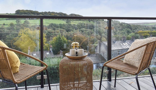 3 bedroom accommodation in Ripponden