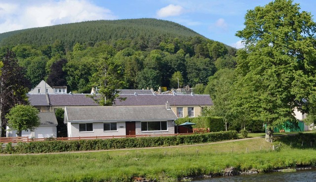 3 bedroom accommodation in Walkerburn