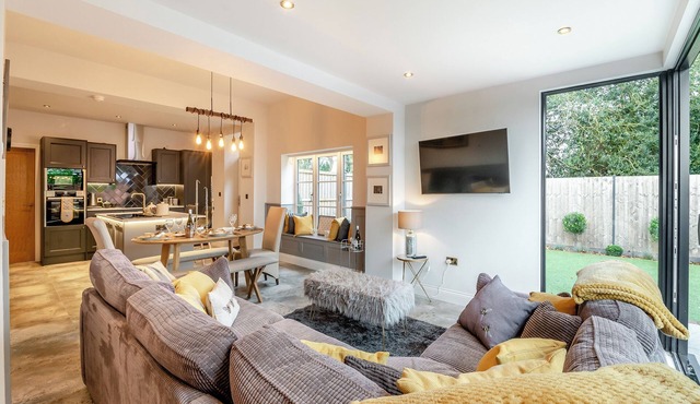 3 bedroom accommodation in Beverley