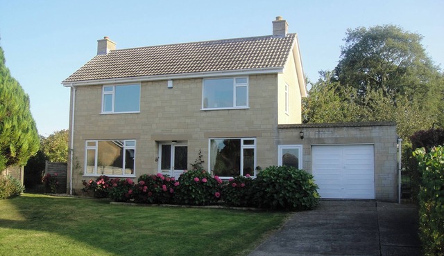 3 bedroom accommodation in Misterton, near Crewkerne