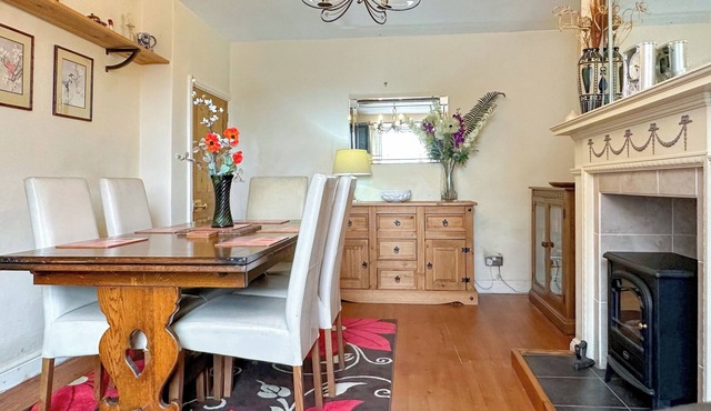 3 bedroom accommodation in Colsterworth, near Grantham