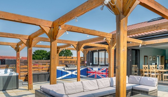 3 bedroom accommodation in Hadleigh