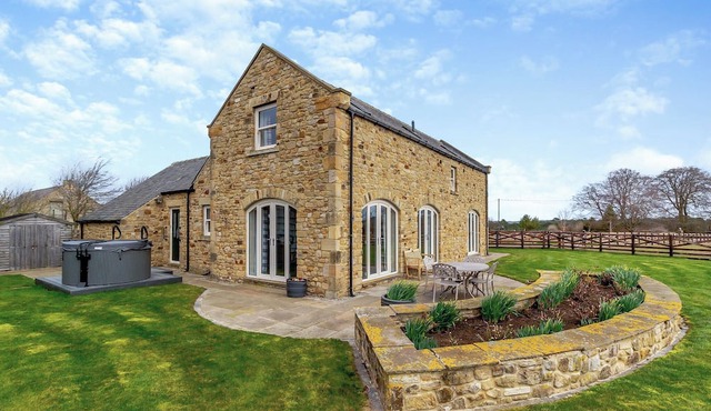 3 bedroom accommodation in Knitsley