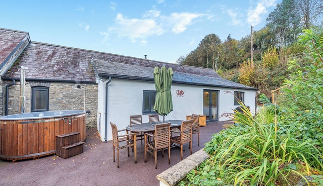 3 bedroom accommodation in Cribyn, Lampeter