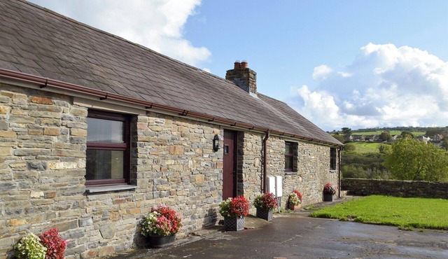 3 bedroom accommodation in Pontyates, near Kidwelly