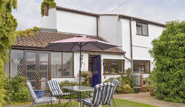 3 bedroom accommodation in Oulton Broad, near Lowestoft