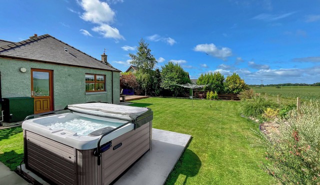 3 bedroom accommodation in Montrose