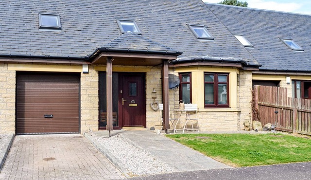 3 bedroom accommodation in Broughty Ferry, Monikie
