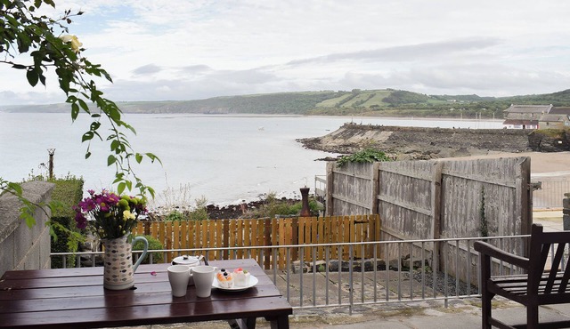 3 bedroom accommodation in New Quay