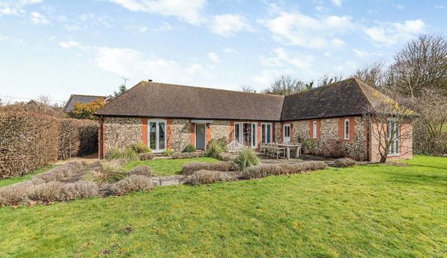 3 bedroom accommodation in Netton, near Salisbury