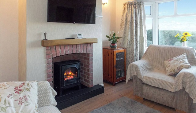 3 bedroom accommodation in Brown Lees, near Stoke on Trent