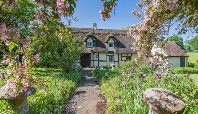 3 bedroom accommodation in Callow End, Worcester