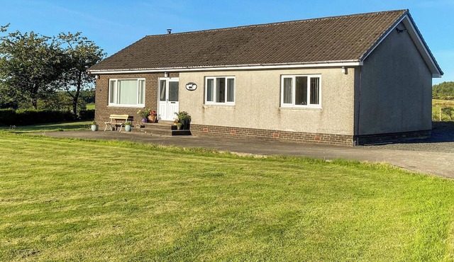 3 bedroom accommodation in Plains, near Glasgow